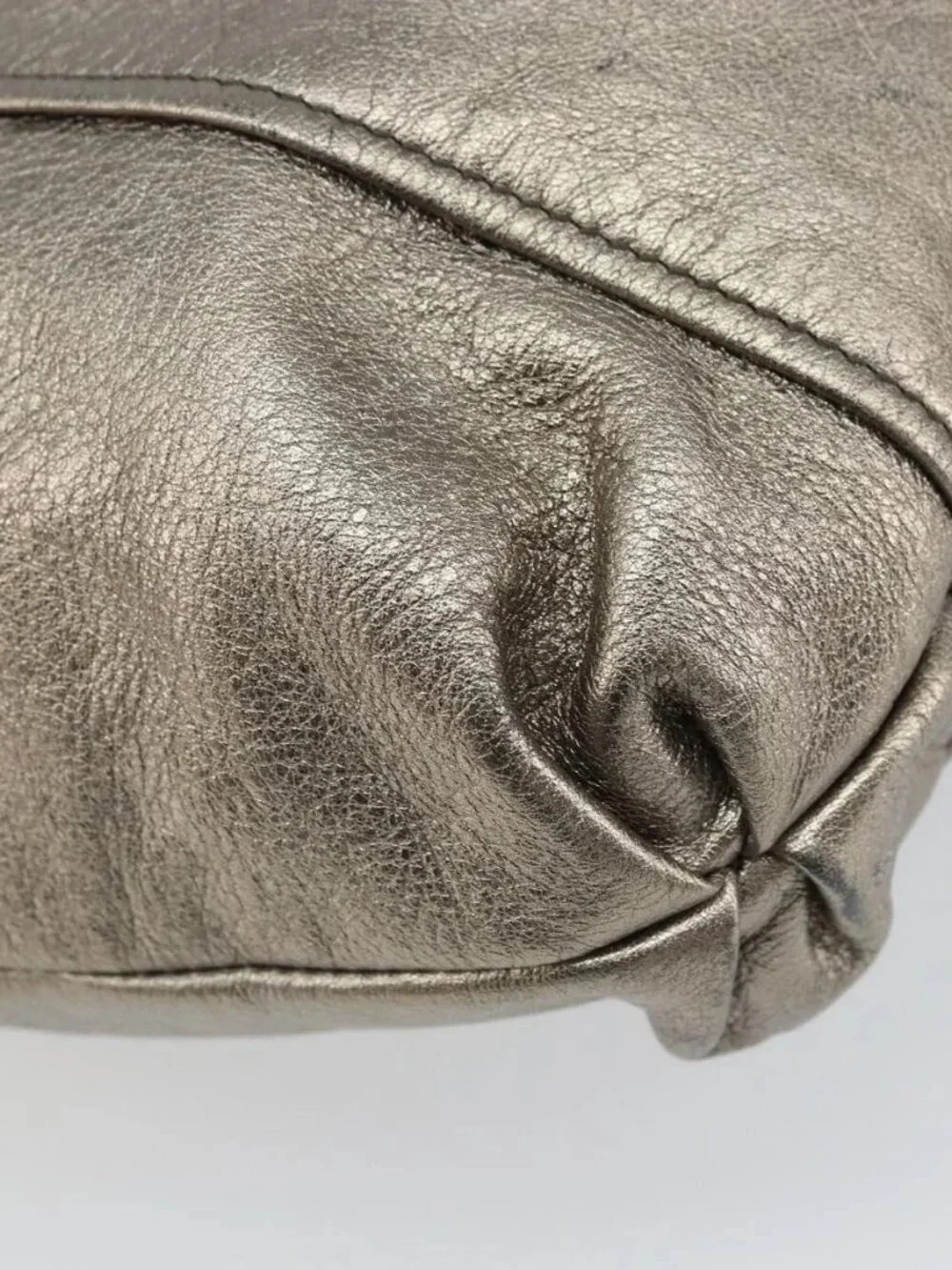 Salvatore Ferragamo Gancini Shoulder Bag Leather Gold Auth 166709